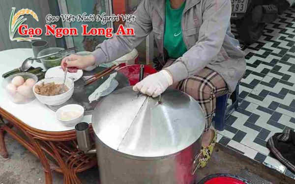 Bánh cuốn làm từ bột gạo nếp hay tẻ